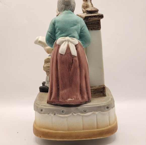 Vintage Grandma And Grandpa‎ No Place Like Home Music Box - Picture 2 of 9